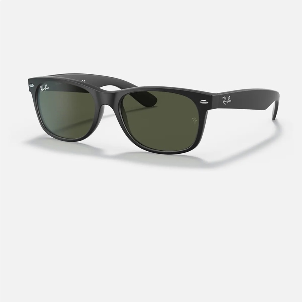 Rayban Wayfarer Sunglasses - Matte Black